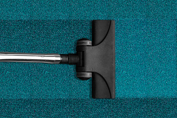 5 dicas de limpeza e conservação: como aumentar a vida útil do seu carpete em placas